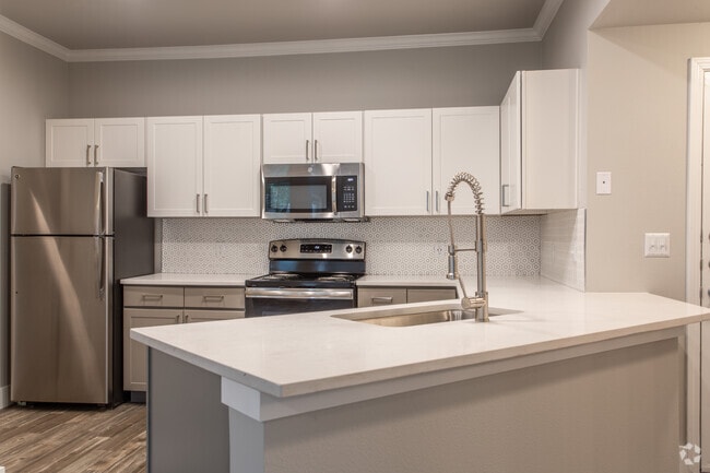 2 Br, 1046 SF - Kitchen