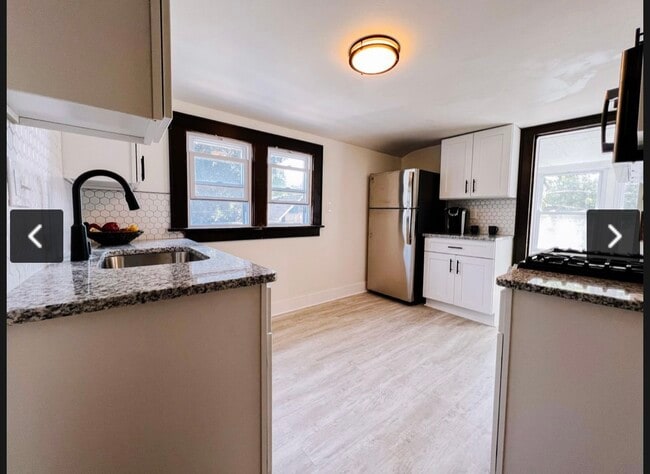 Photo - 1274 N 71st St Unidad A