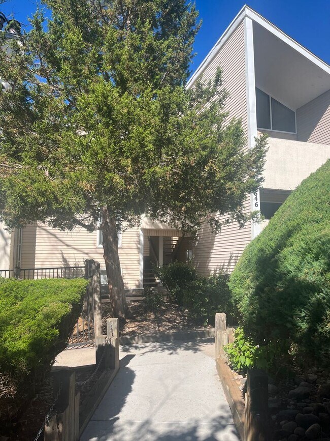 Building Photo - Spacious 1BR Condo - Available Soon Unit K01