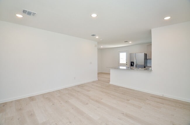 Photo - 30513 Bladnoch Ln