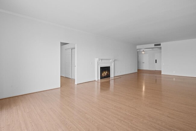 Photo - 4454 Ventura Canyon Ave Unit 306