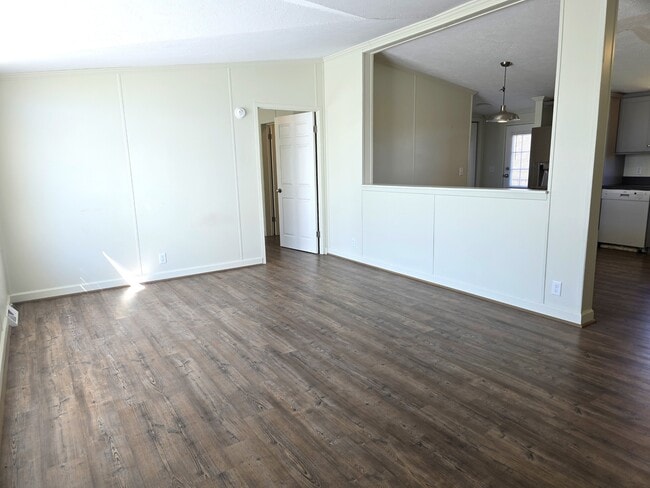 Photo - 165 Cattle Ln