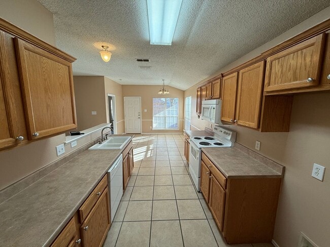 Photo - 6519 88th St