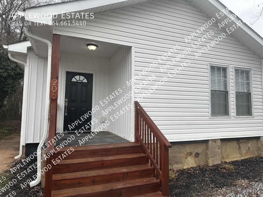 Photo - 206 Boundary Dr