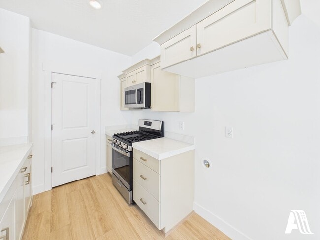 Photo - Brand New 4 Bedroom Corner Townhome for Rent – Salem, Utah
