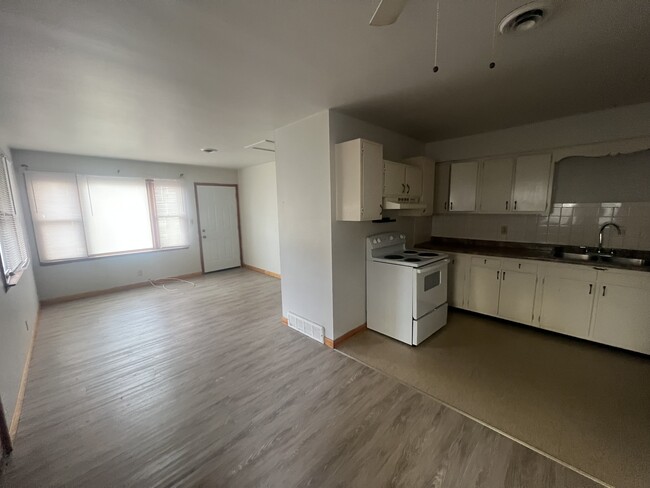 Photo - 119 Maholm St