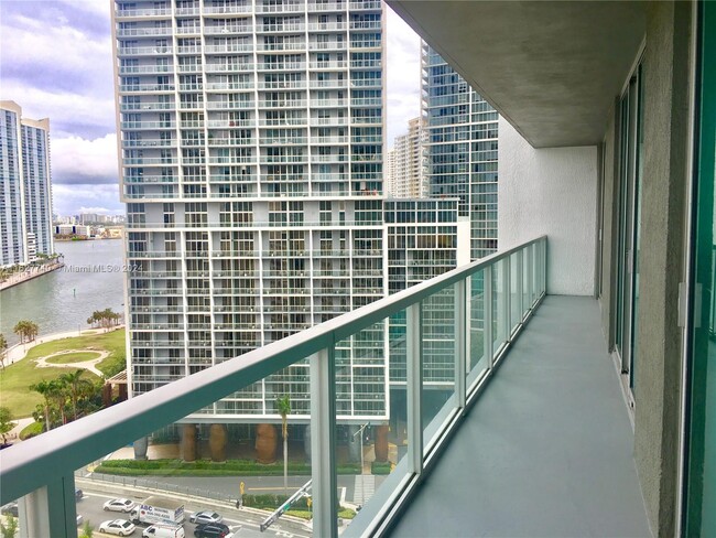 Photo - 500 Brickell Ave Condominio Unidad 1505