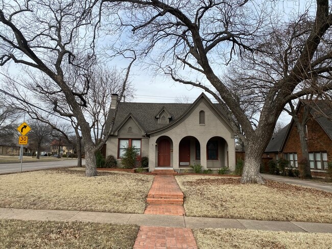 Photo - 839 Thomasson Dr