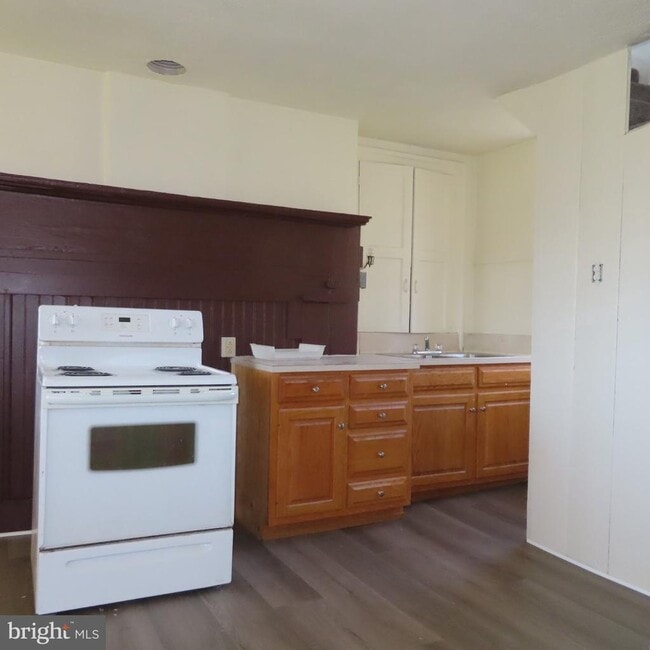 11677 Lincoln Way W