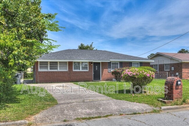 Photo - 623 Aiken St