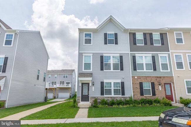 Photo - 98 Coolidge Ave Townhome