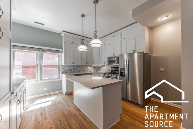 Photo - 855 W Erie St Unidad 119