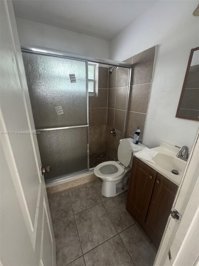 Photo - 923 SE 2nd Ave Unit 4