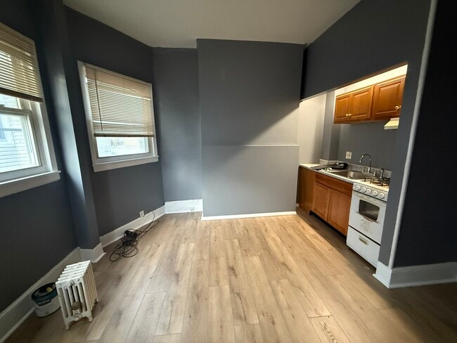 Photo - 31 Union St Unit 2