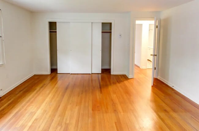 Suffield West Apartments
