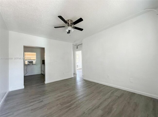 Building Photo - 1117 NW 3rd Ave Unit 11