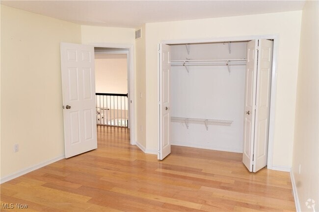 Building Photo - 5469 Riverview Dr Rental
