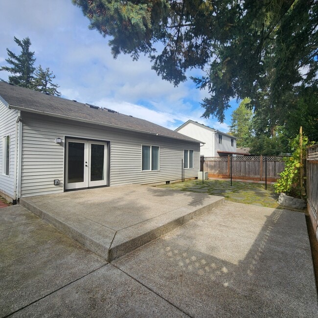 Photo - 14164 SE Bush St