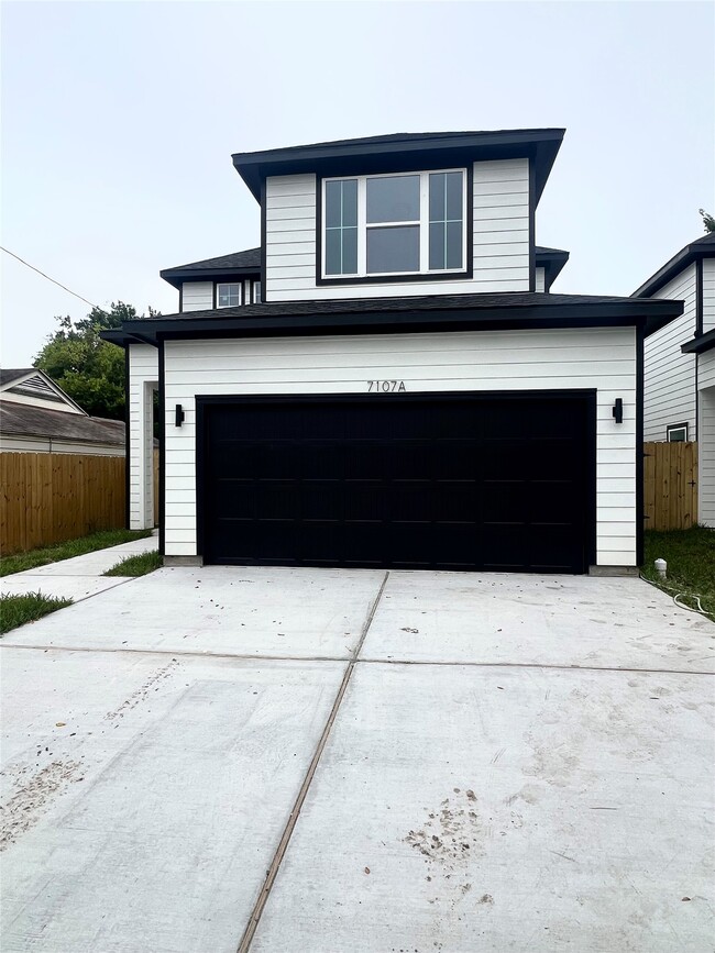 Photo - 7107 Foster St