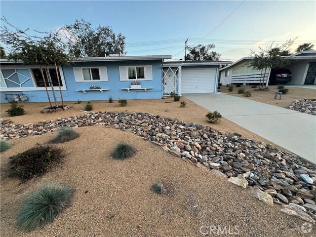 Building Photo - 26215 Cherry Hills Blvd Rental