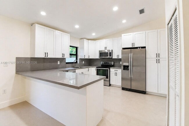 Building Photo - 10088 SW 143rd Ct