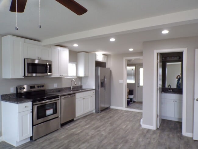 Building Photo - 501 N 4th St Unit D