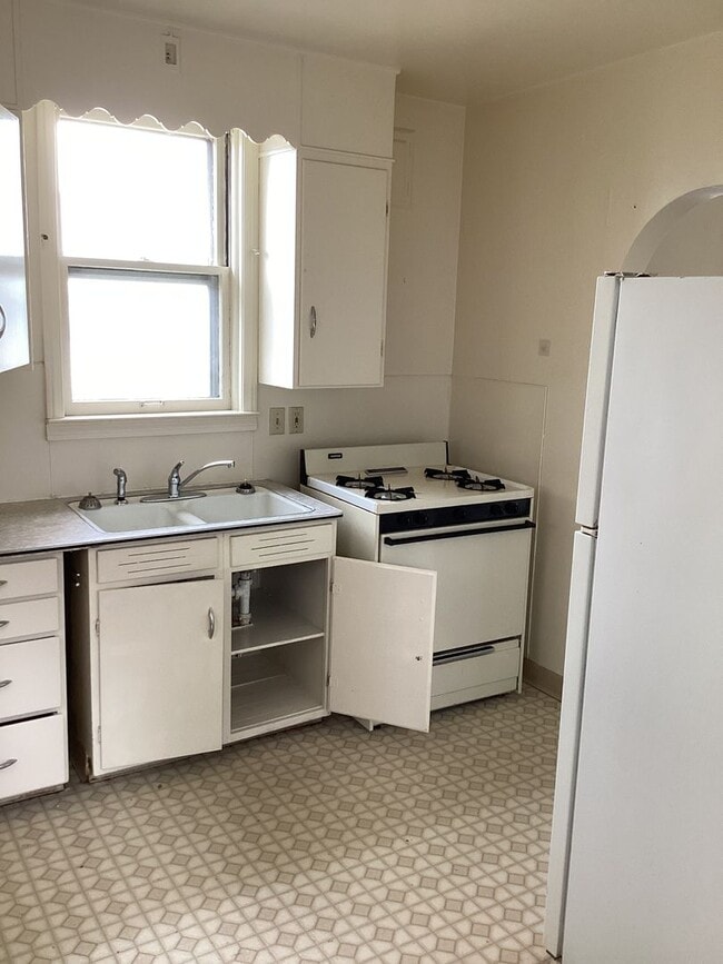 Photo - Washington - 225/227 Unit 227 - Apt. 2