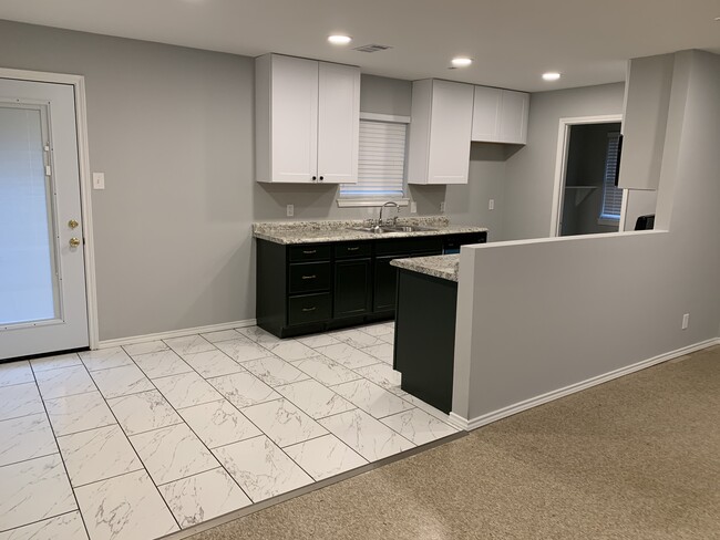 Cocina y desayuno - 120 Oak Hill Dr