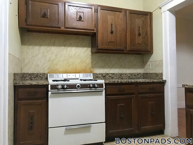 Photo - 94 Maple St Unit 1