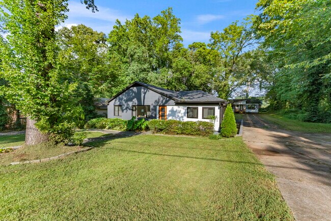 Photo - 2874 Grand Ave SW