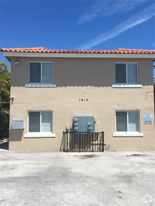 Building Photo - 1419 SW 22nd Ave Unit 0 Rental