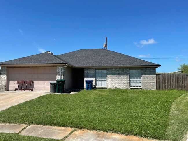 Building Photo - Great home Located in the hart of Flour Bluff. Walking distance to Flour Bluff schools