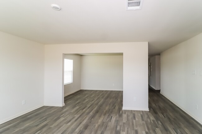 Photo - 124 Rustic Trce