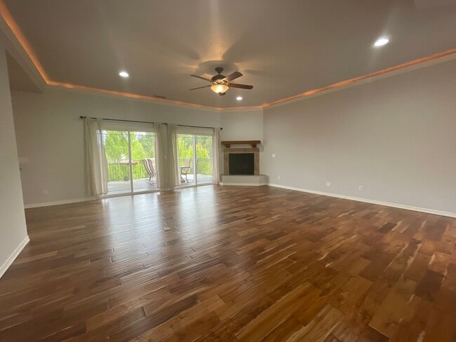 Photo - 5 bedroom home with attached 3 car garage in Winchester