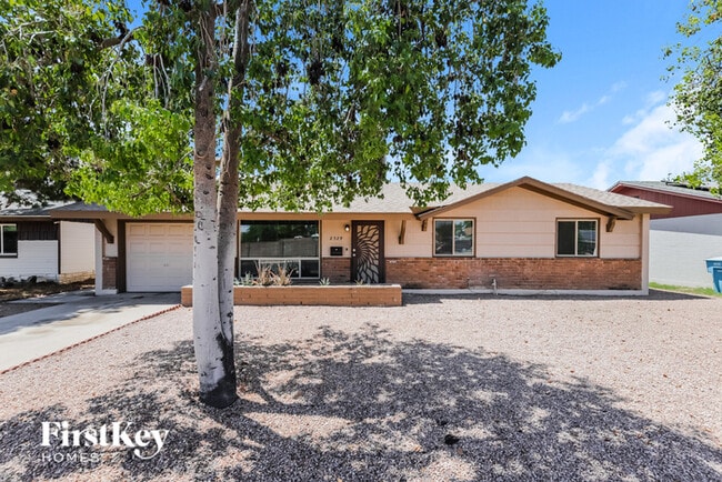 Photo - 2529 W Sweetwater Ave House