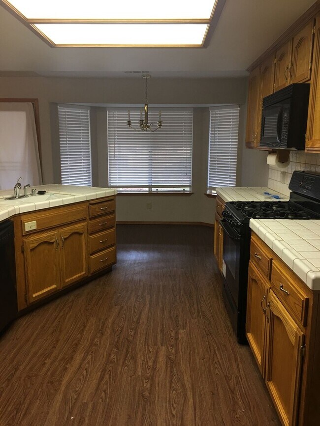 Photo - 410 E Wilson Ave
