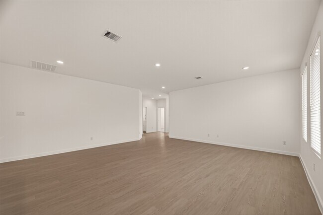 Photo - 2511 American Ruby Dr