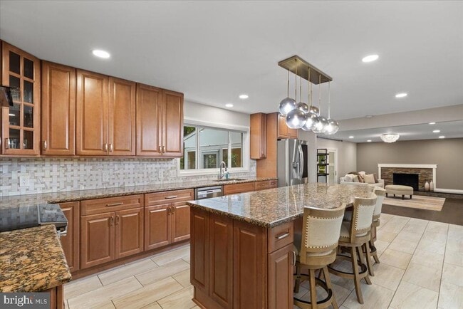 Photo - 9472 Lapstrake Ln