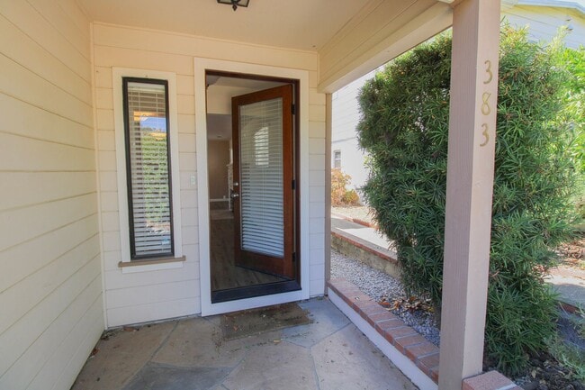Building Photo - Exceptional Monterey Heights 4 Bedroom Hou... Rental