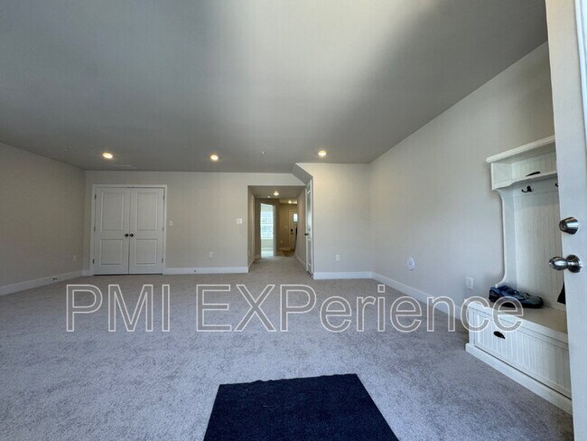 10705 Millport St