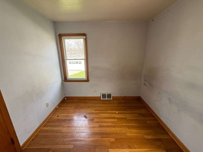 Photo - 3-BED, 1 BATH BEAUTIFUL SINGLE- FAMILY HOME IN MAPLE HEIGHTS!