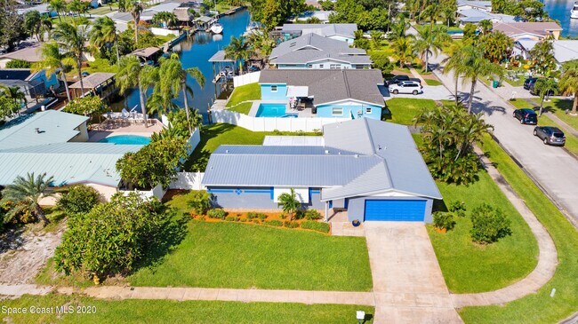 Photo - 409 Finch Dr