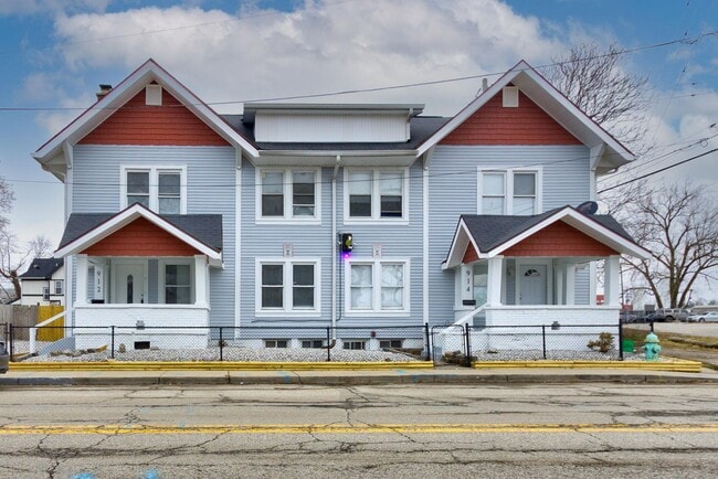Photo - 912 E 22nd St House