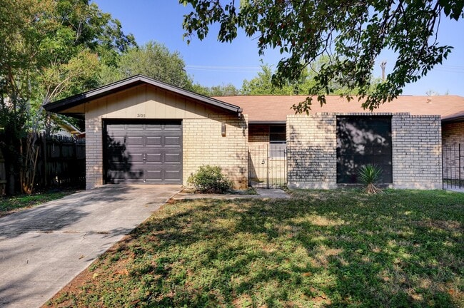 Photo - 2105 Darwin Dr Casa