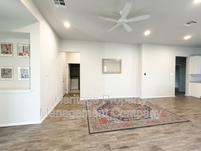 Photo - 139 Lyndon Dr
