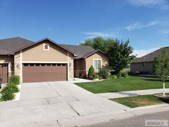 3 bed 2 bath twin home located in Stonebri... - 3 bed 2 bath twin home located in Stonebri...