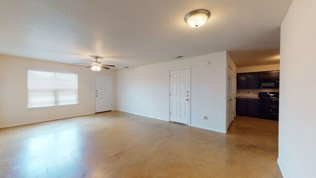Photo - 2 WEEKS FREE !!!! GORGEOUS DUPLEX IN COPPE...