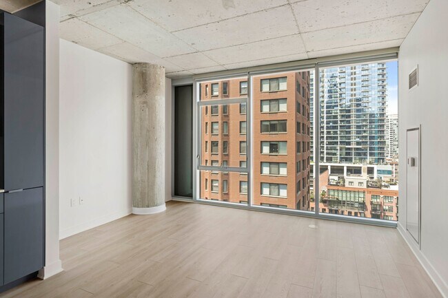 Photo - 289 W Illinois St Unit 811