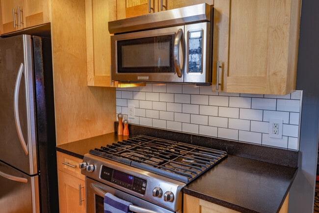 Photo - 80 Webster Ave Unit 2H