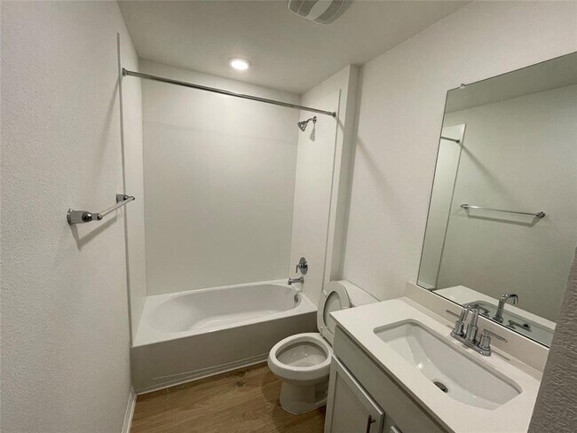 Photo - 2433 Bronc Buster Way